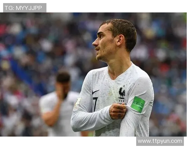 足球明星在赛场上流泪的背后故事与心路历程揭秘