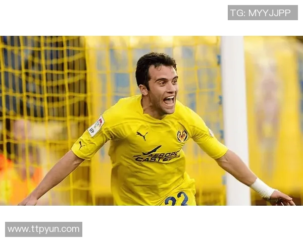 昔日绿茵传奇重温国际足球明星的辉煌岁月与经典瞬间